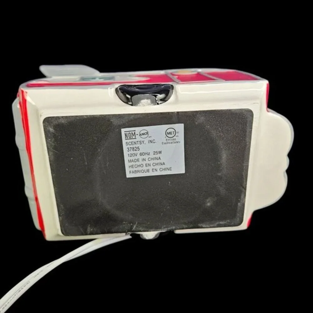 Scentsy Road Less Traveled Shasta Camper Trailer Full Size Wax Warmer Retir READ